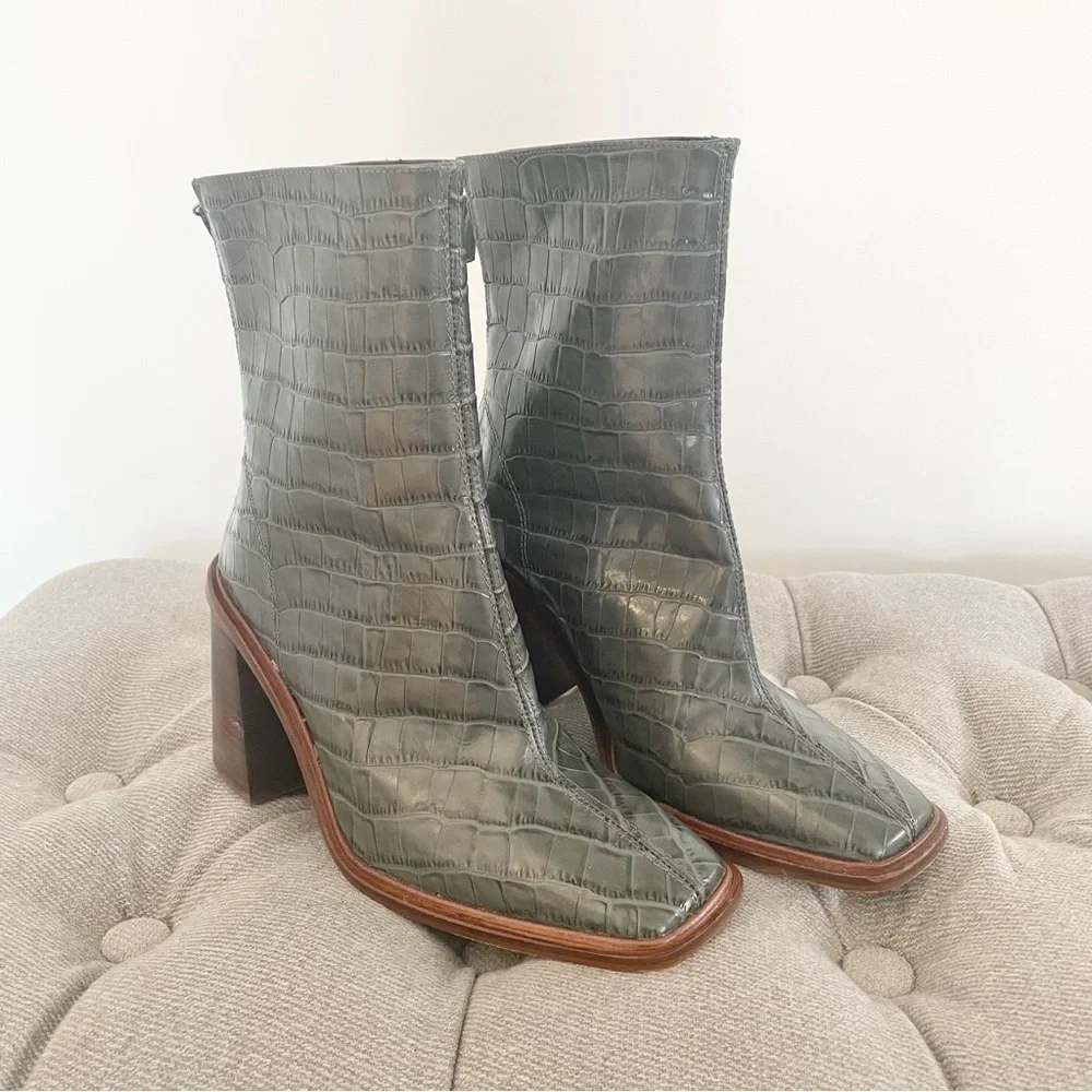 Topshop Dark Green Croc-Embossed Heeled Boots - Picture 2 of 9